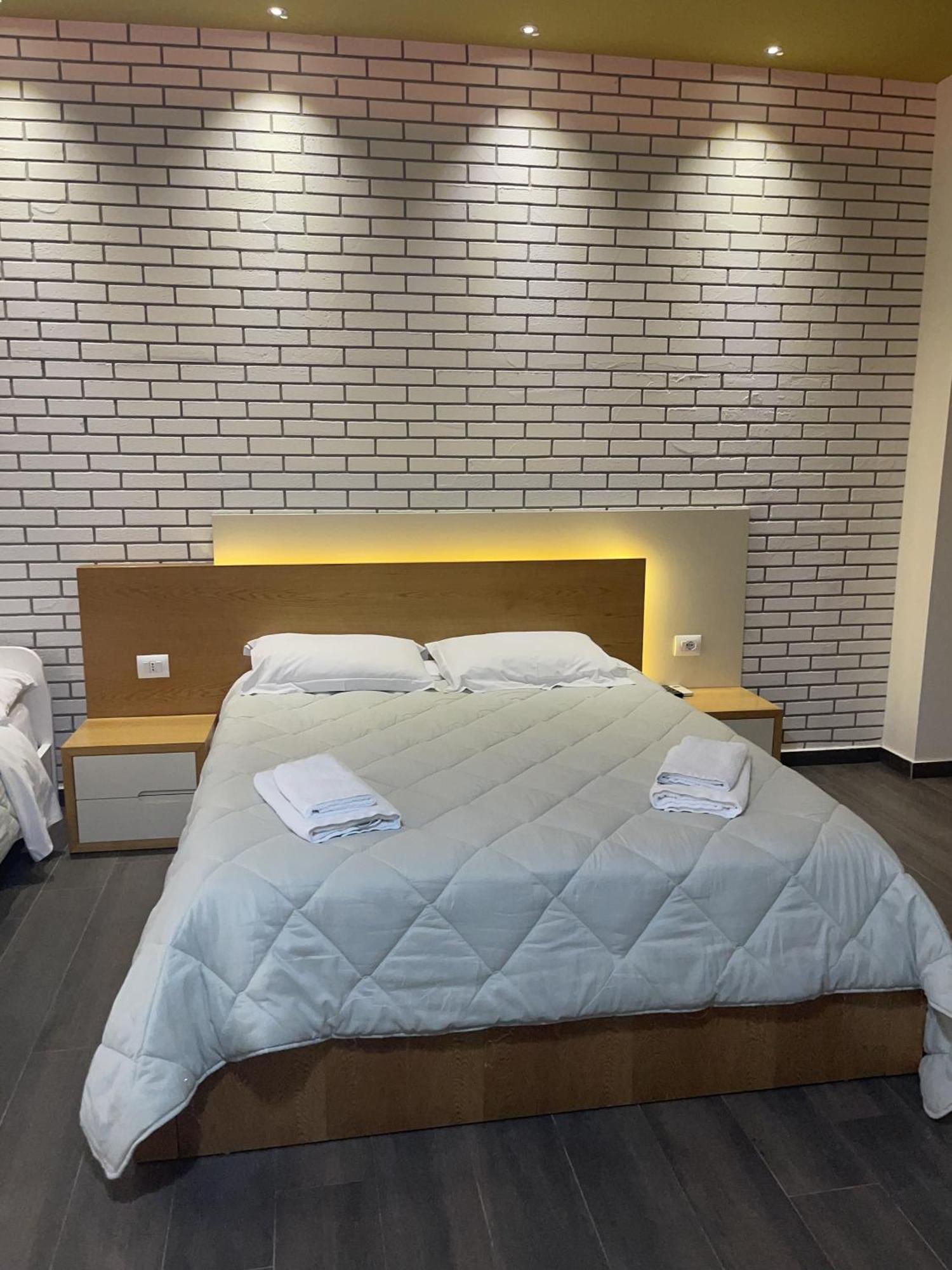 Sunrise Luxury Apartments Sarande Ngoại thất bức ảnh